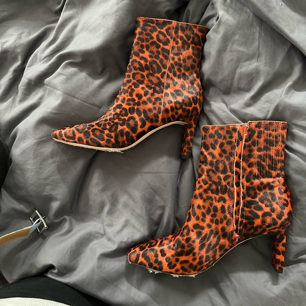 Charlotte stone leopard print boots, size 9